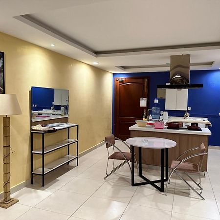 Sunset Luxury Gold Crest Mall Residency ลาฮอร์ ภายนอก รูปภาพ