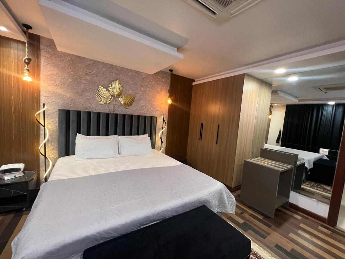 Sunset Luxury Gold Crest Mall Residency ลาฮอร์ ภายนอก รูปภาพ