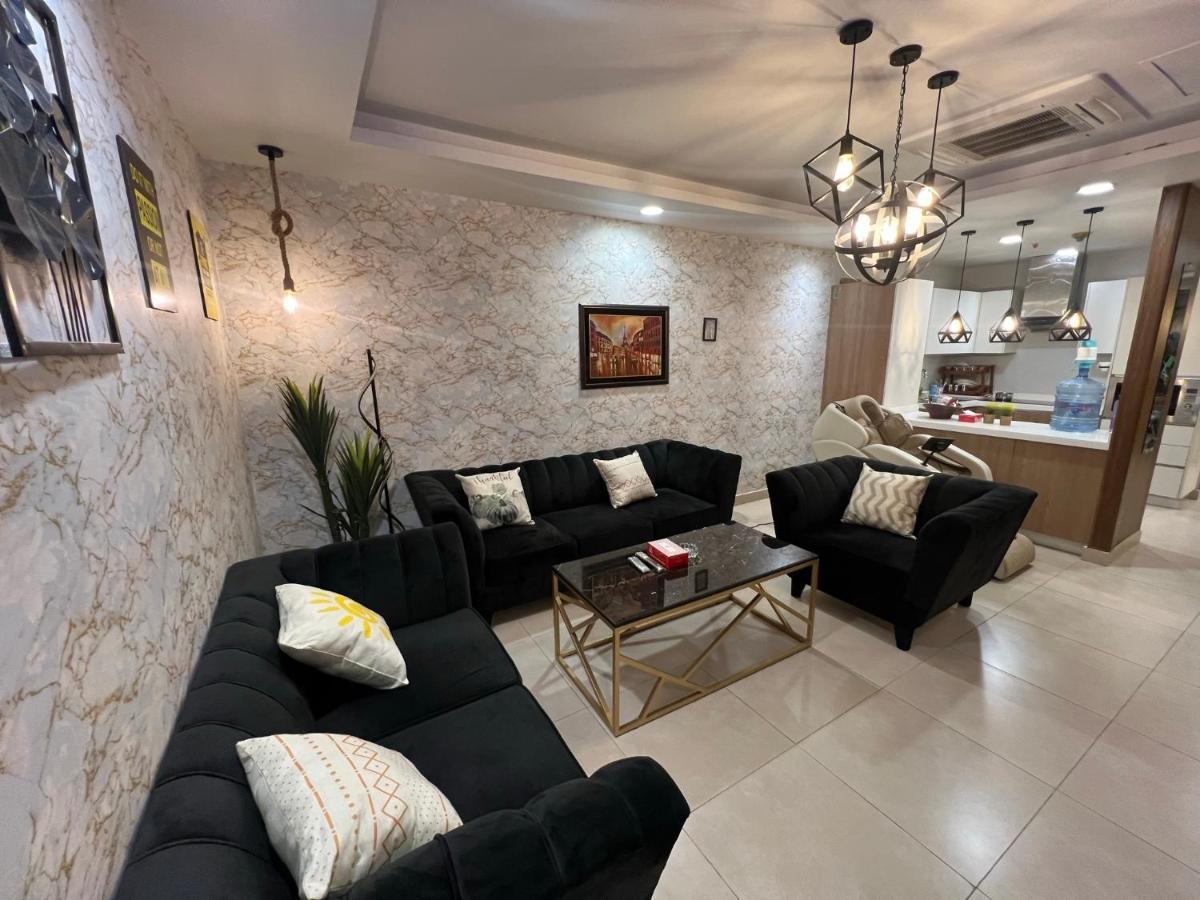 Sunset Luxury Gold Crest Mall Residency ลาฮอร์ ภายนอก รูปภาพ