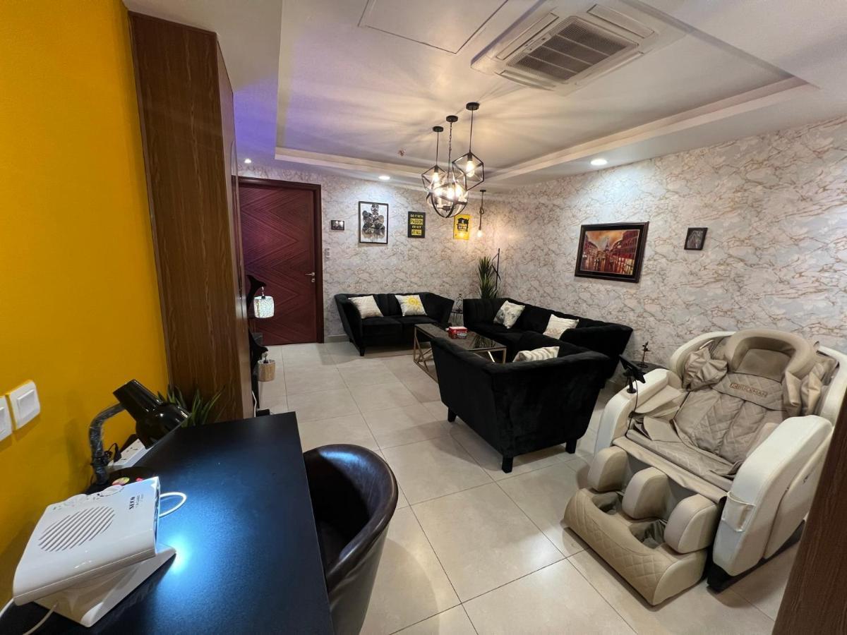 Sunset Luxury Gold Crest Mall Residency ลาฮอร์ ภายนอก รูปภาพ
