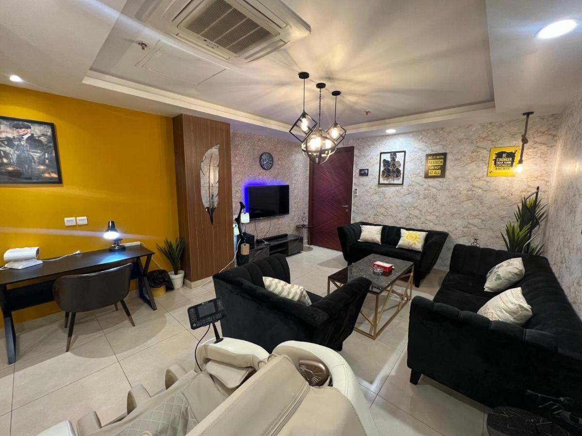 Sunset Luxury Gold Crest Mall Residency ลาฮอร์ ภายนอก รูปภาพ