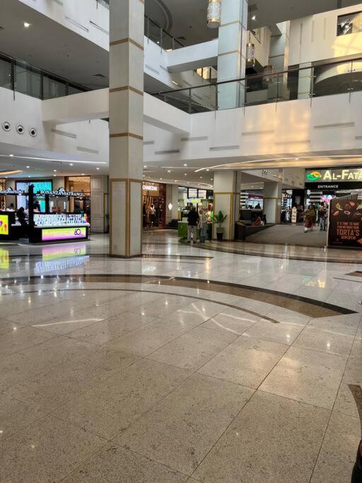 Sunset Luxury Gold Crest Mall Residency ลาฮอร์ ภายนอก รูปภาพ