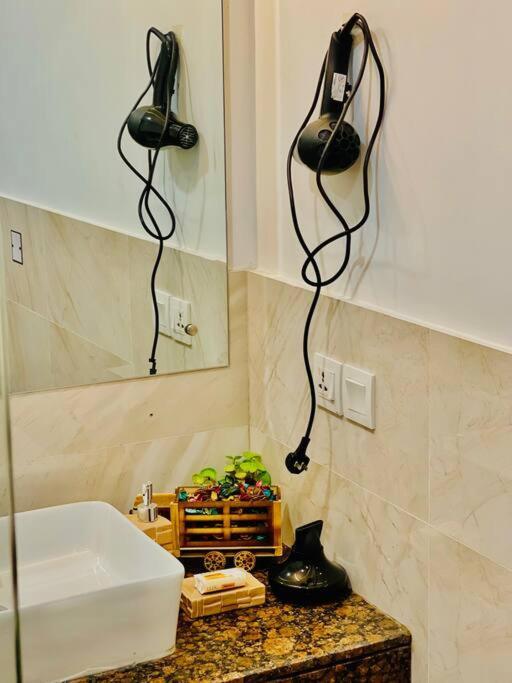 Sunset Luxury Gold Crest Mall Residency ลาฮอร์ ภายนอก รูปภาพ